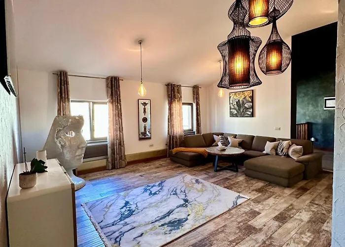 Madison Lake Villa
